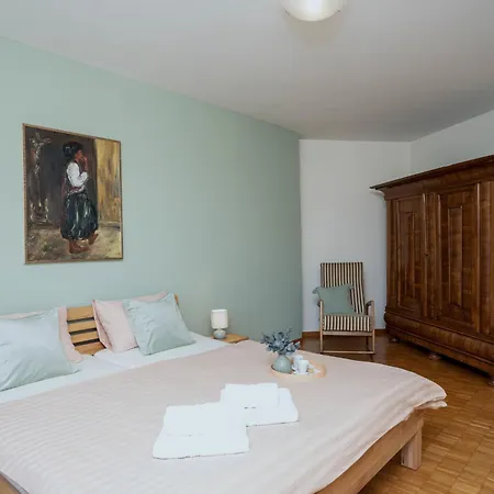 Classic-14 By Interhome